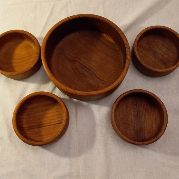 Vtg Teak Handcrafted Genuine Goodwood  Salad Bowl With 4 Single Serve Bowls - Picture 4 of 4